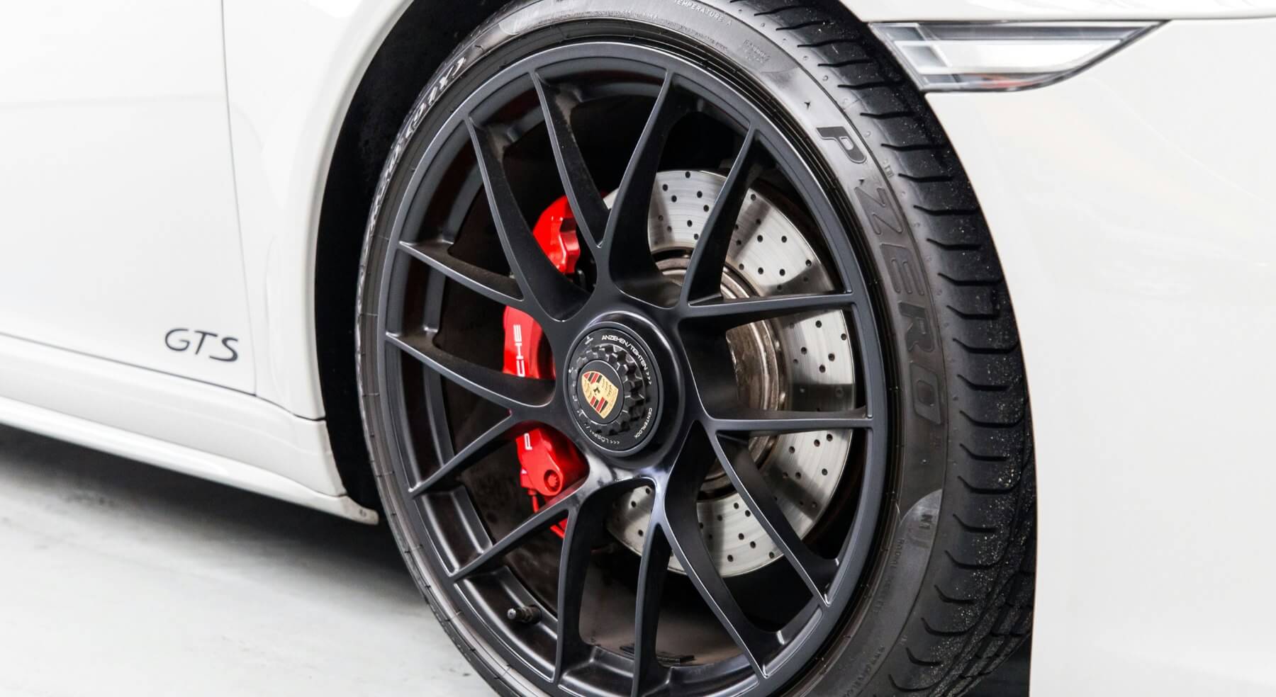 Porsche ruft Fahrzeuge wegen Problemen mit Zentralverschluss der Raeder zurueck Porsche ruft Fahrzeuge wegen Problemen mit Zentralverschluss der Räder zurück